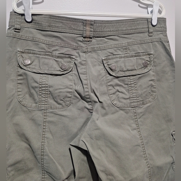 Olive Green Cargo Capris Size 10 - Picture 4 of 5